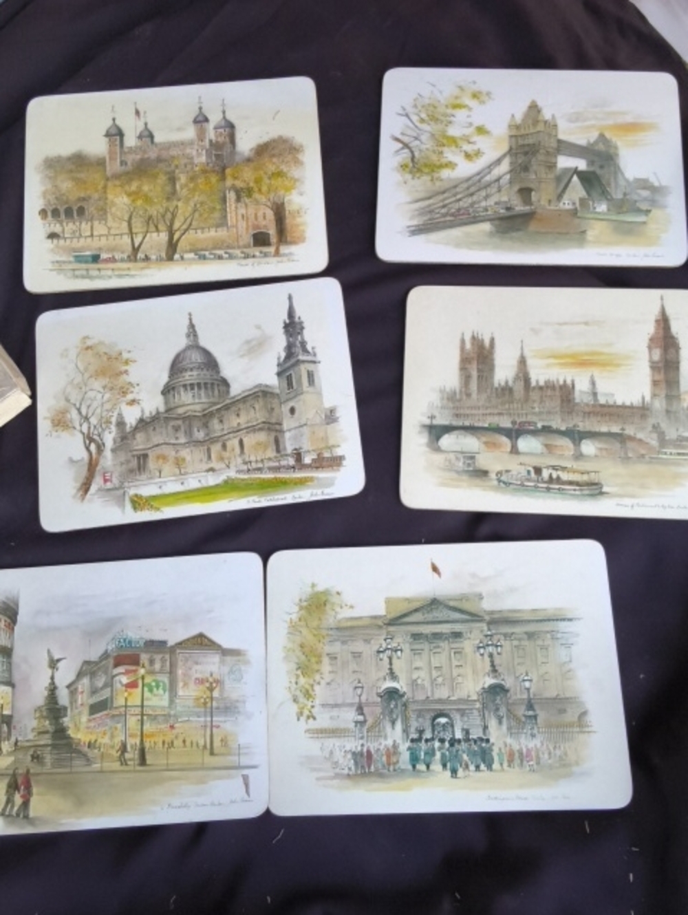 Vintage Clover Leaf Table Mats LondonLandmarkSet- Cork In Back GoodCo